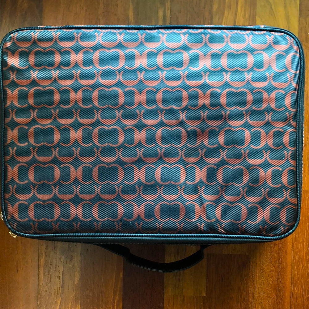 Great Carry-on or Storage Make-up Bag